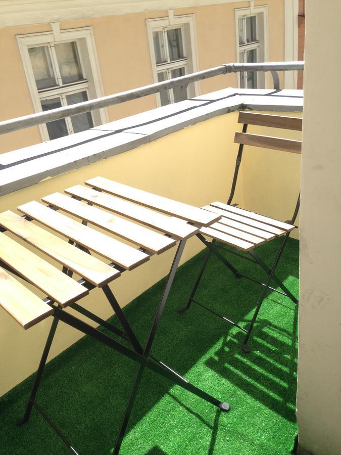 Frolic Goats Hostel พอซนาน ภายนอก รูปภาพ