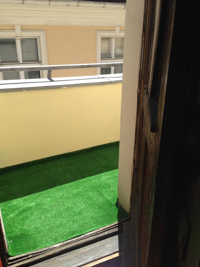 Frolic Goats Hostel พอซนาน ภายนอก รูปภาพ