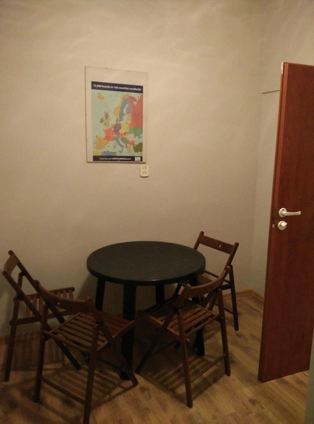 Frolic Goats Hostel พอซนาน ภายนอก รูปภาพ