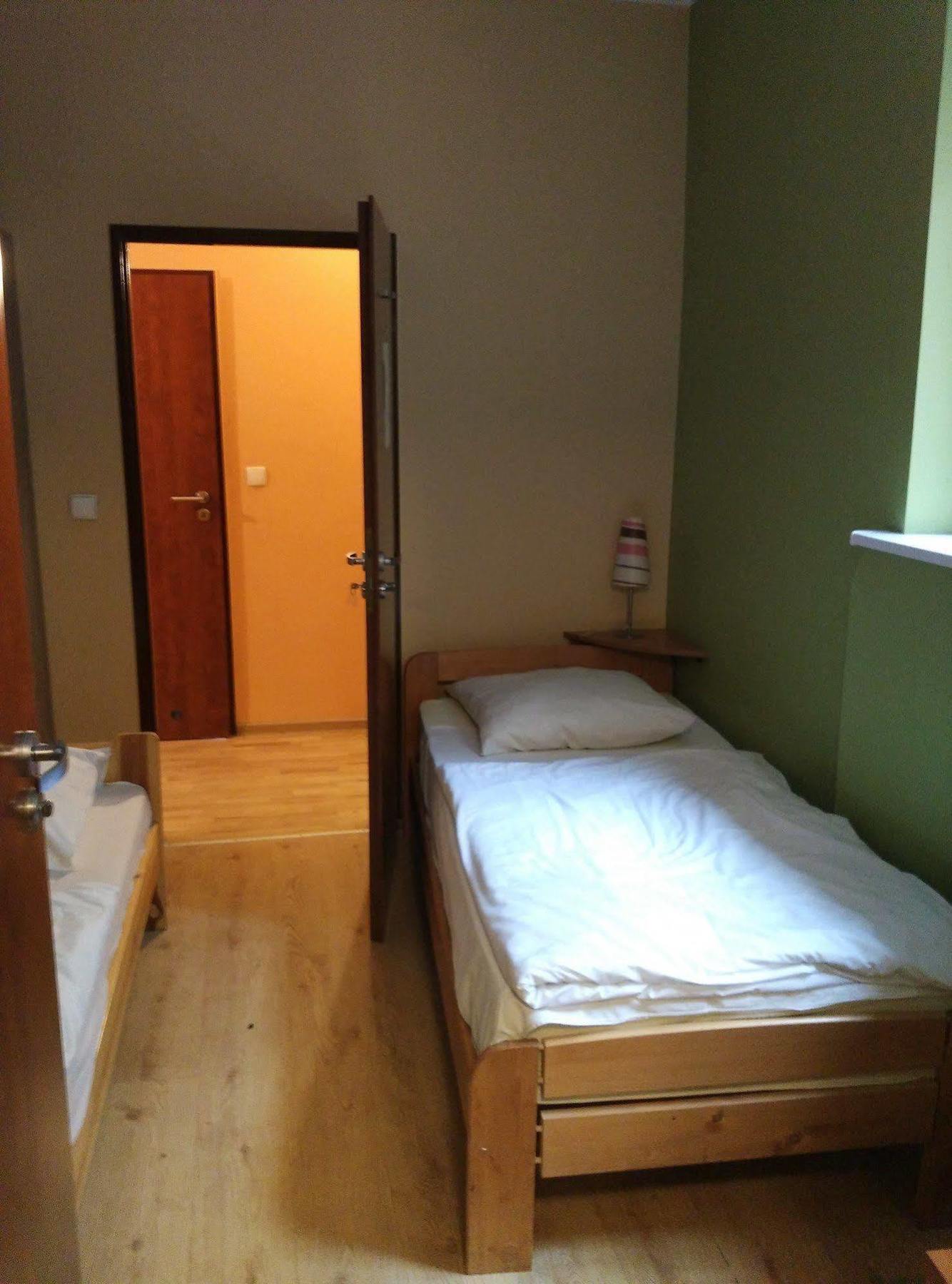 Frolic Goats Hostel พอซนาน ภายนอก รูปภาพ