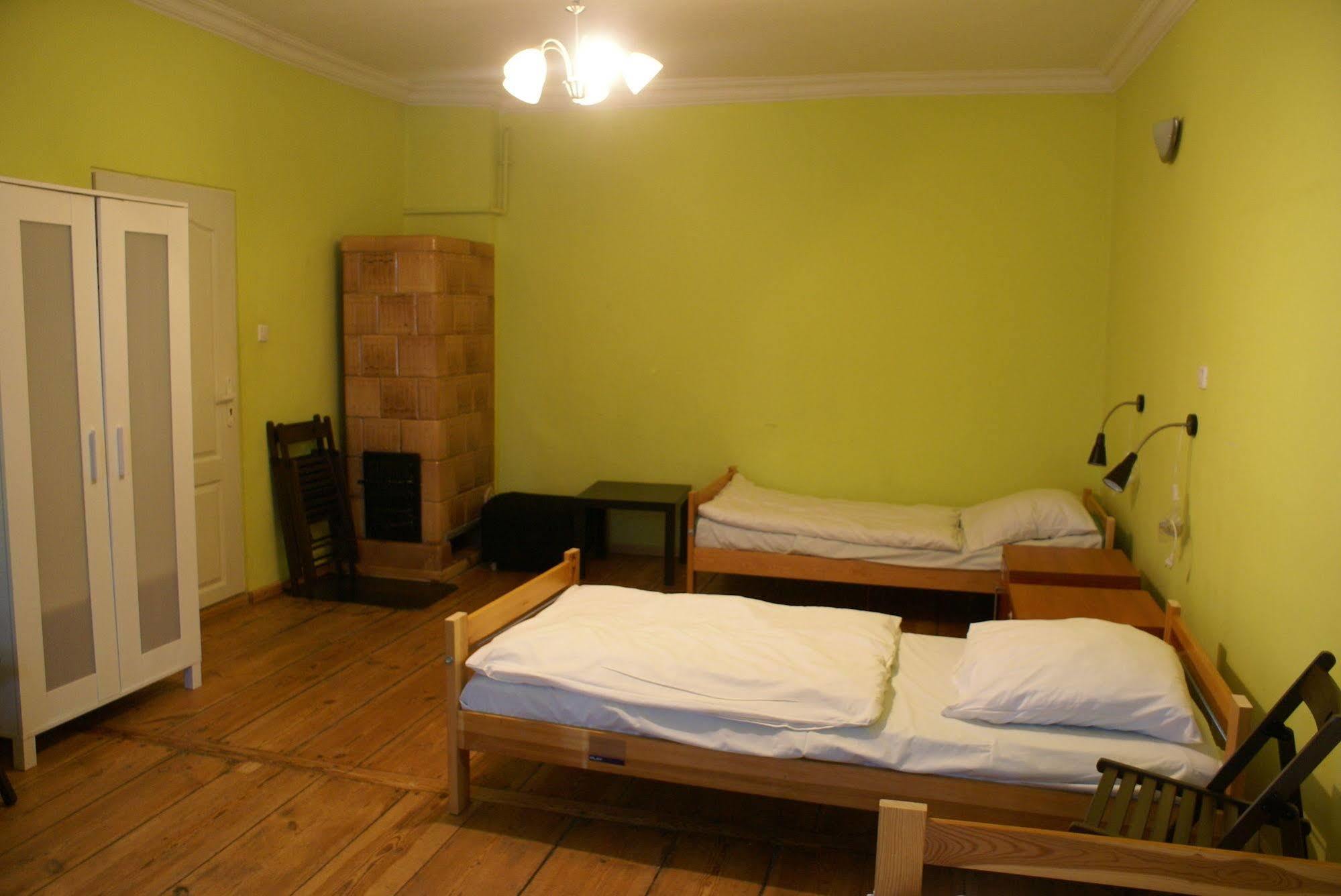 Frolic Goats Hostel พอซนาน ภายนอก รูปภาพ